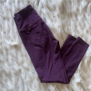 Beyond Yoga Caught in the Midi High Waist Leggings in Fig Heather Size Medium